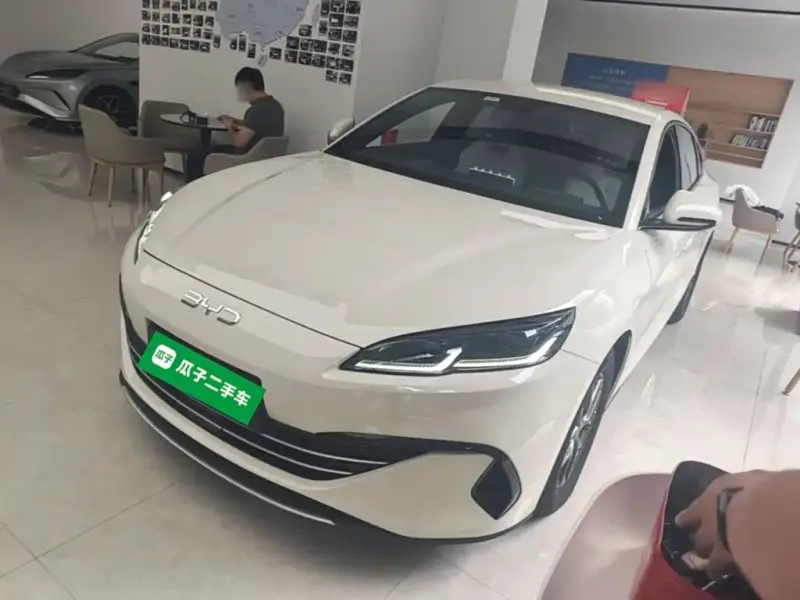 BYD 06, 2025