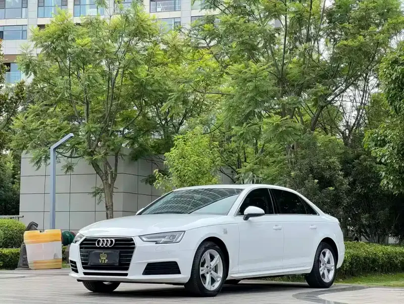 Audi A4L, 2017