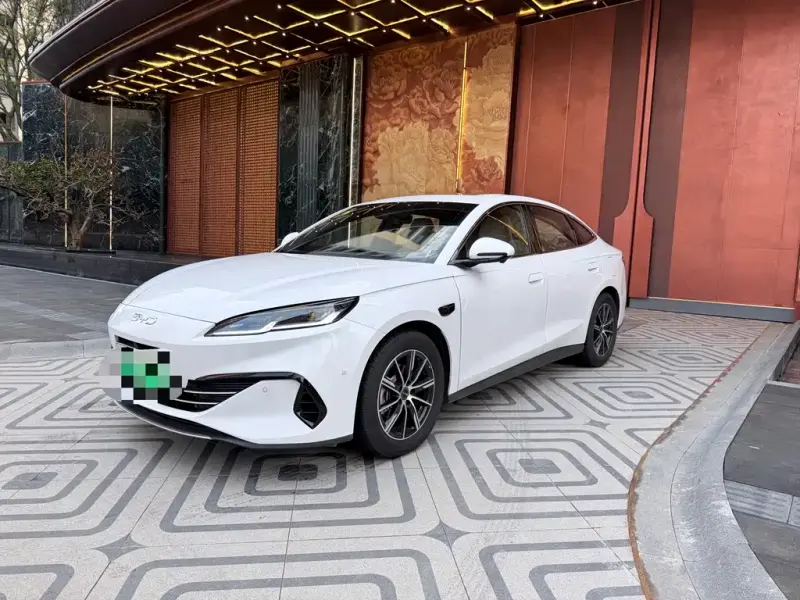 BYD 06, 2025