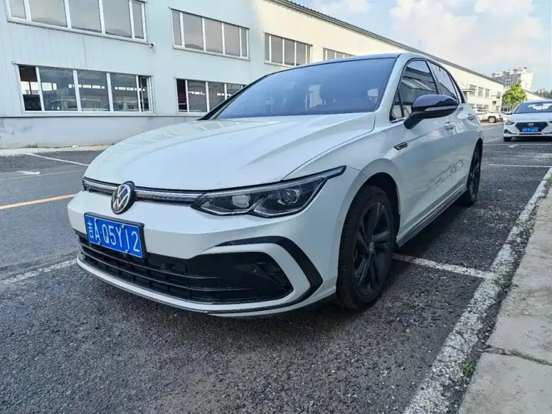 Volkswagen Golf, 2022