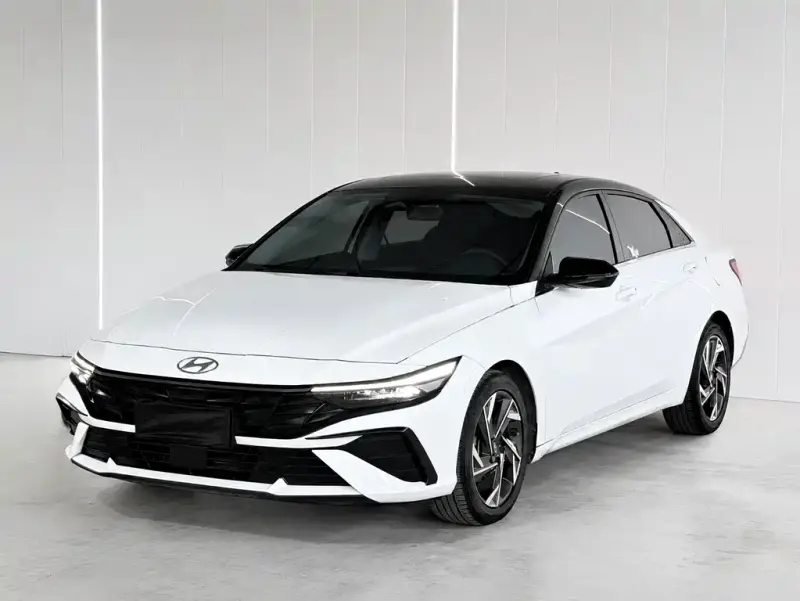 Hyundai Elantra, 2023