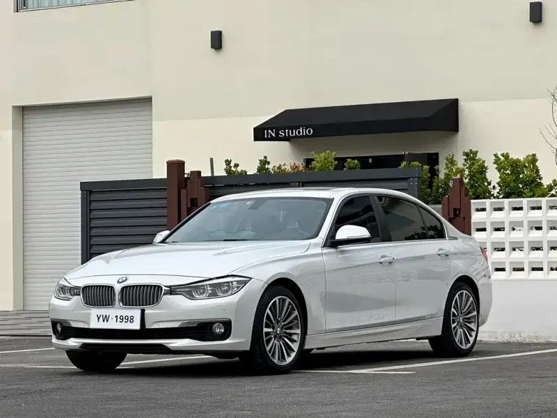 BMW 3 Series, 2019