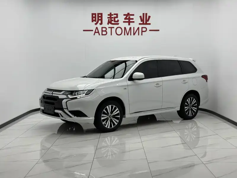 Mitsubishi Outlander, 2022
