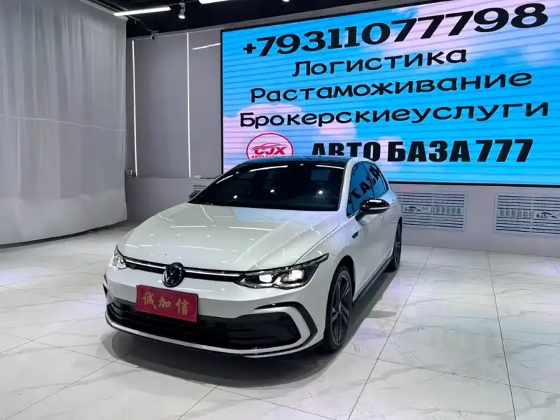 Volkswagen Golf, 2022