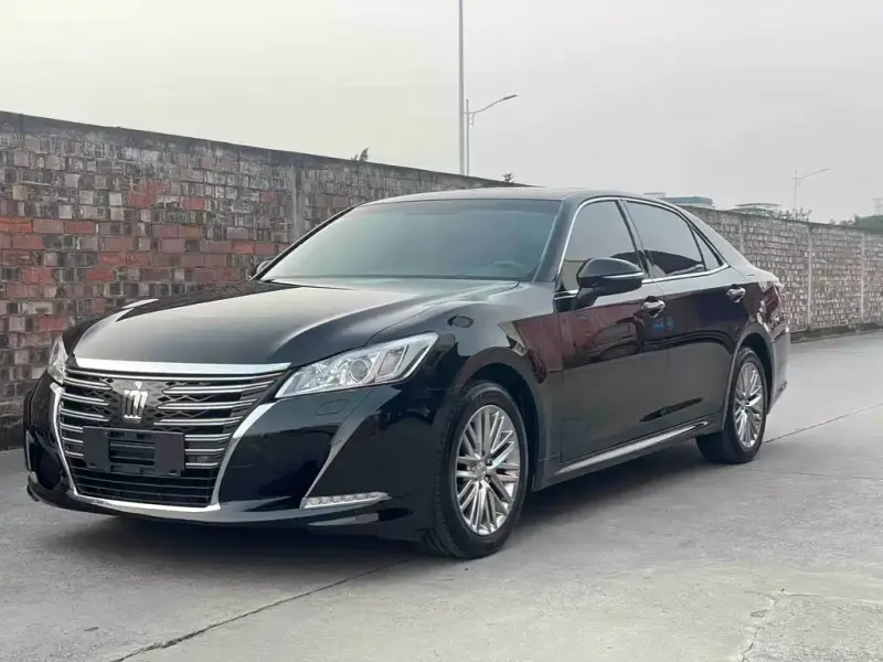 Toyota Crown, 2017