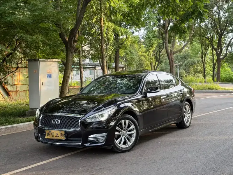 Infiniti Q70, 2017