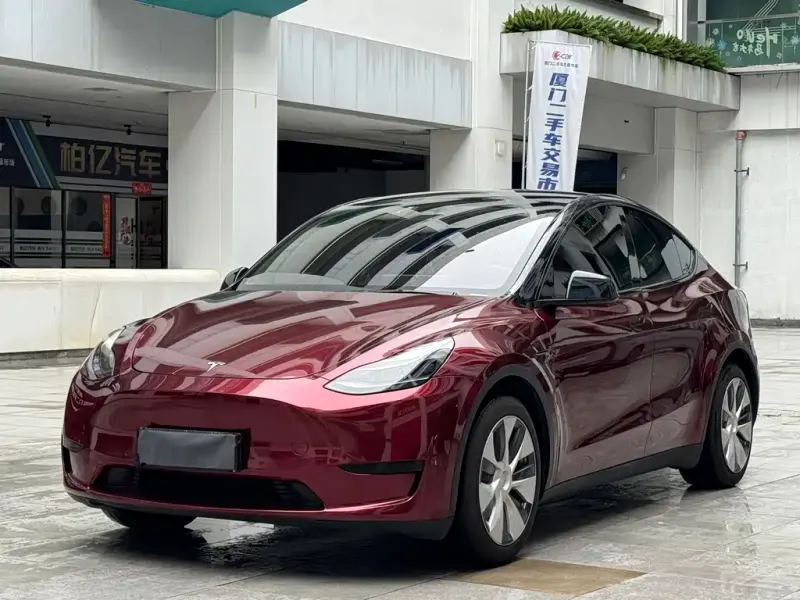 Tesla Model Y, 2022