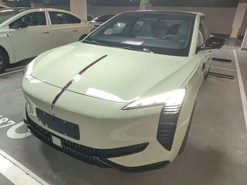 Hongqi EH7, 2026