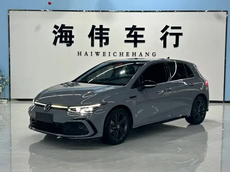 Volkswagen Golf, 2024