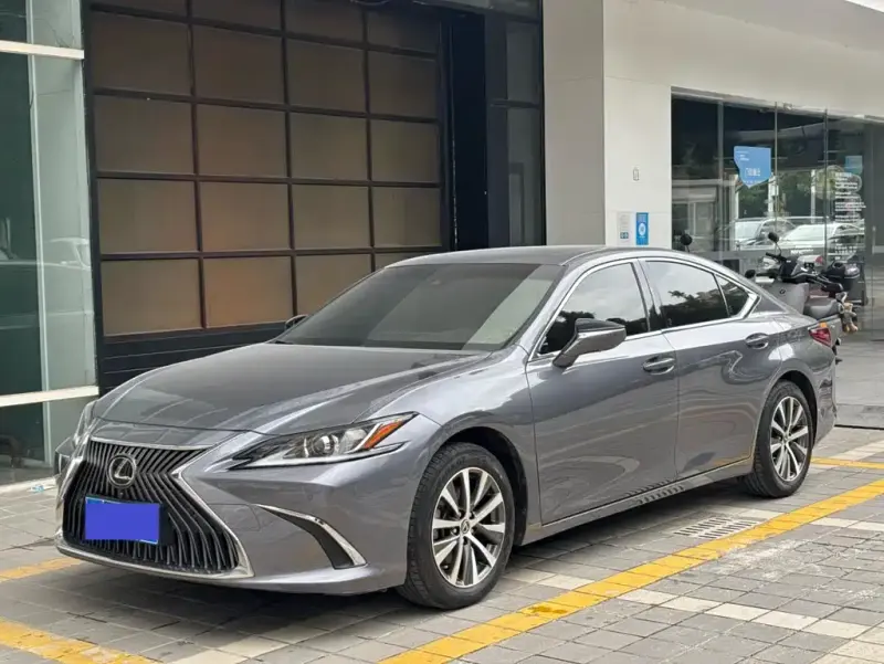 Lexus ES, 2021