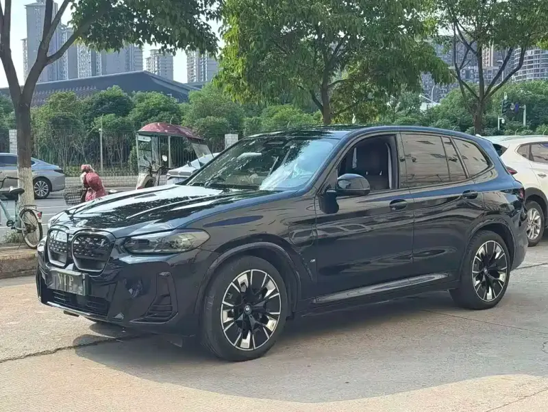 BMW iX3, 2023