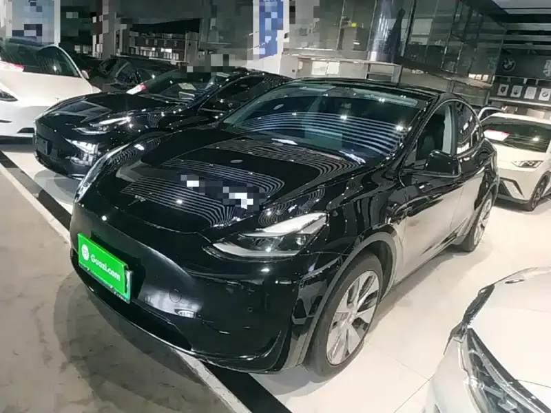 Tesla Model Y, 2023