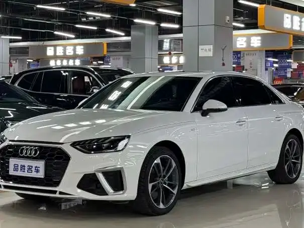 Audi A4L, 2022