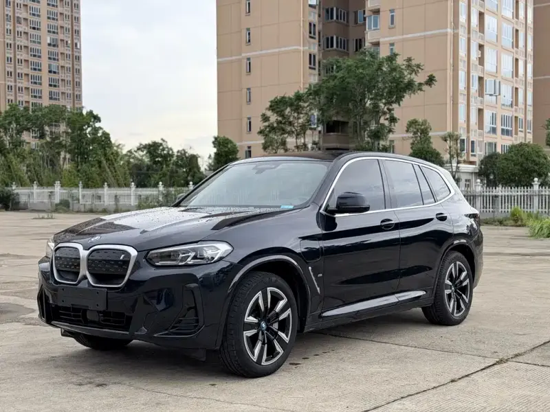 BMW iX3, 2024