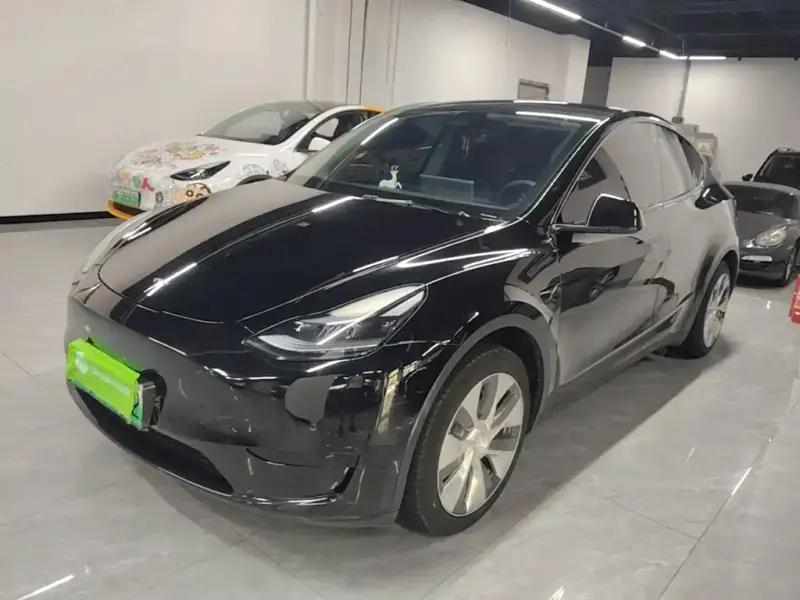 Tesla Model Y, 2023