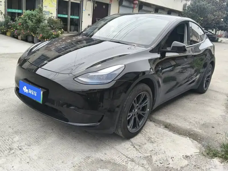 Tesla Model Y, 2024