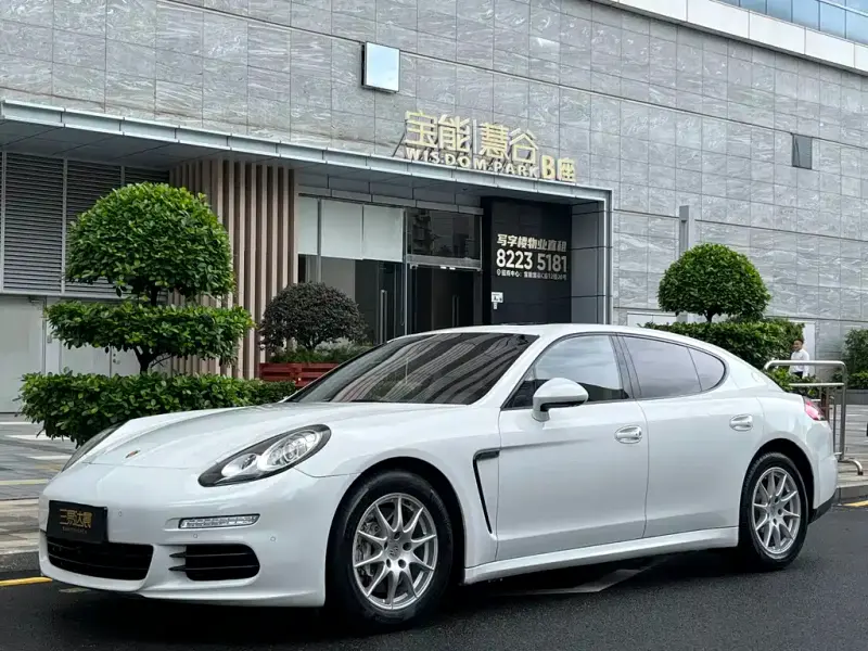 Porsche Panamera, 2016