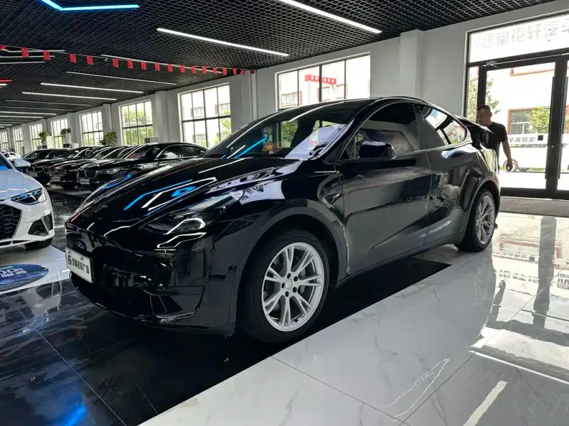 Tesla Model Y, 2023