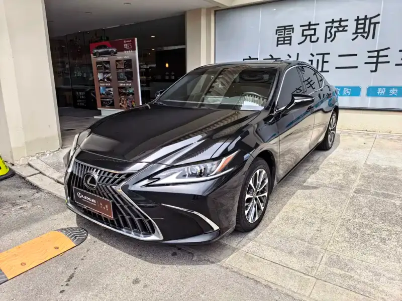 Lexus ES, 2024