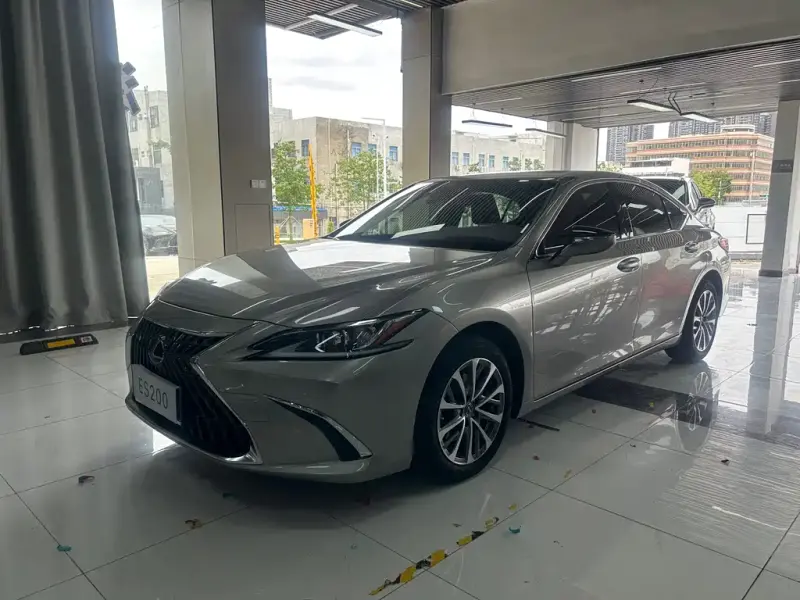 Lexus ES, 2023