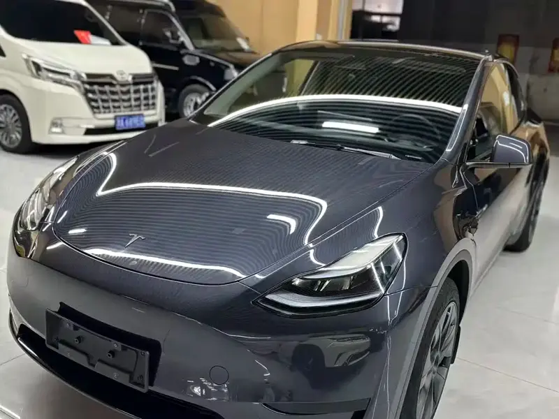 Tesla Model Y, 2024