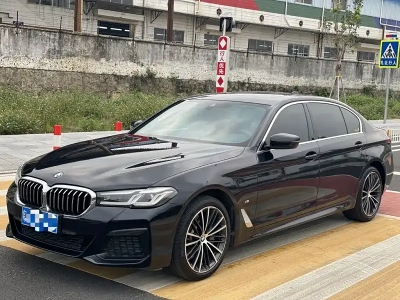 BMW 5 Series, 2022