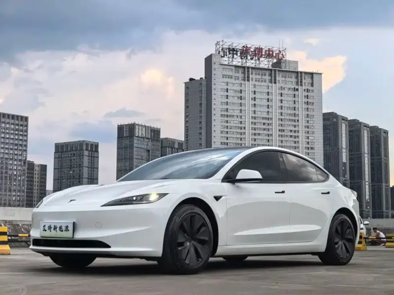 Tesla Model 3, 2025