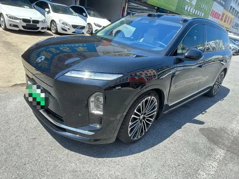 NIO ES8, 2025