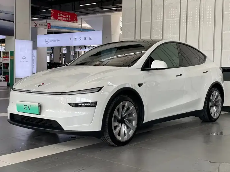 Tesla Model Y, 2025