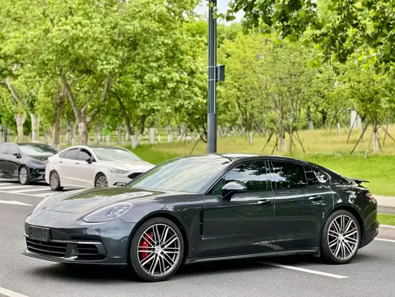 Porsche Panamera, 2018
