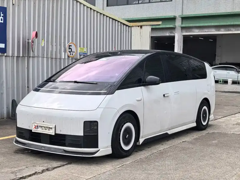 Li Auto Li MEGA, 2025