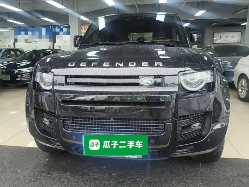 Land Rover Defender, 2025