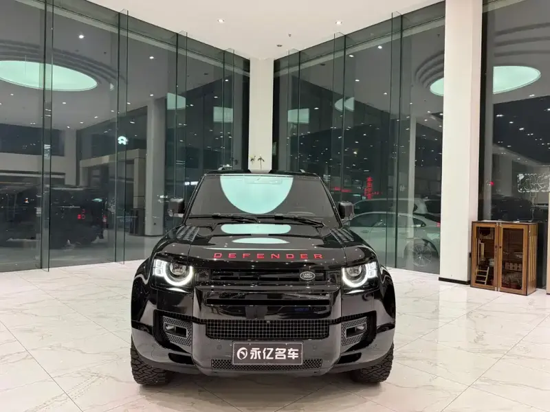 Land Rover Defender, 2025