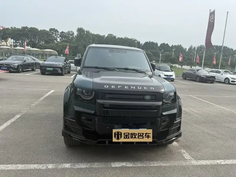 Land Rover Defender, 2025
