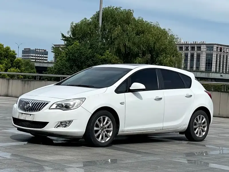 Buick Excelle, 2015