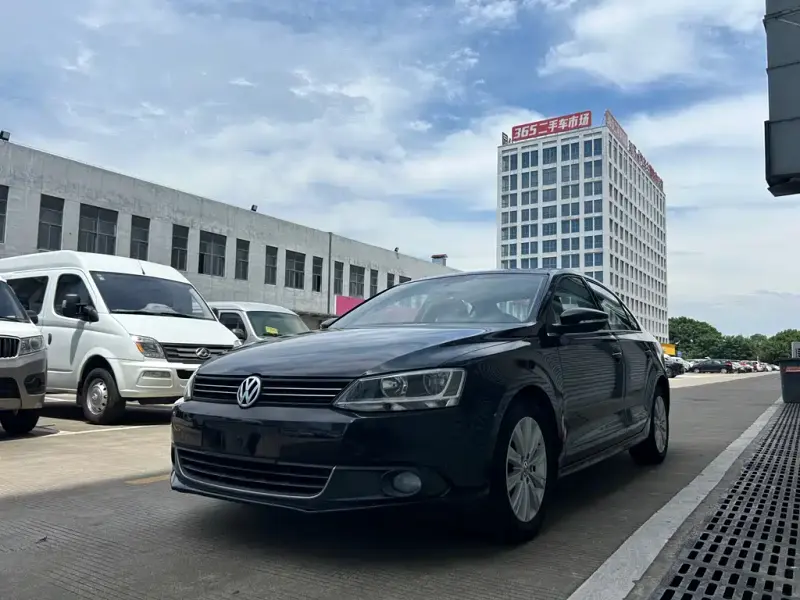 Volkswagen Sagitar, 2013