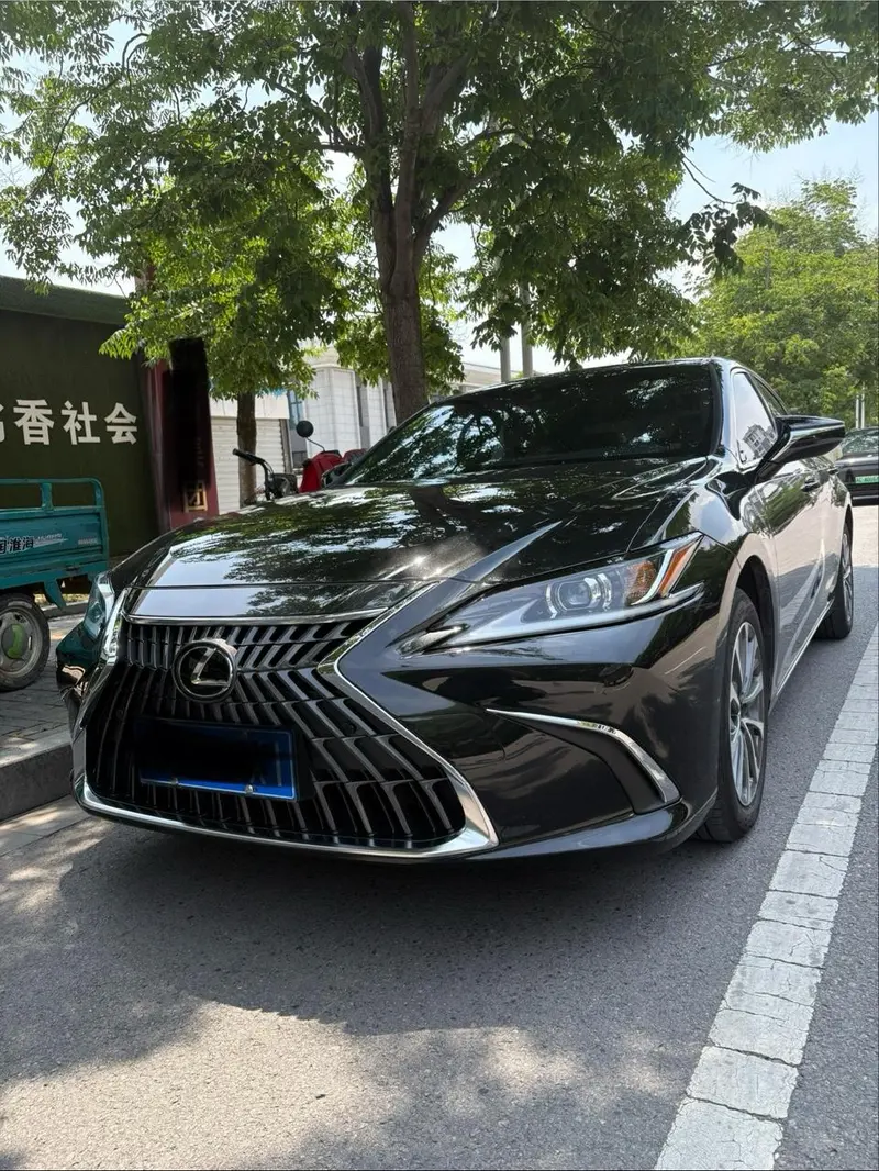 Lexus ES, 2024