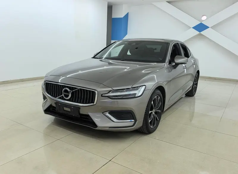 Volvo S60, 2022