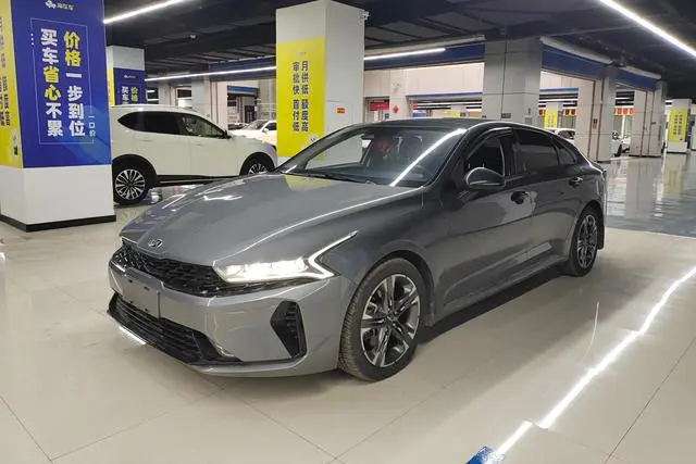 Kia K5, 2021
