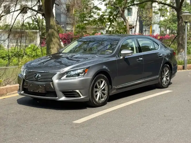 Lexus LS, 2016