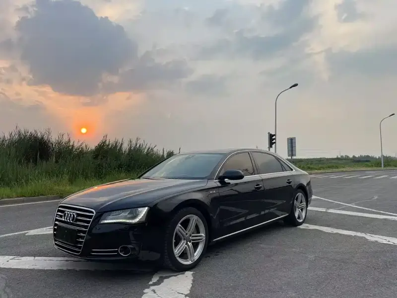Audi A8, 2011