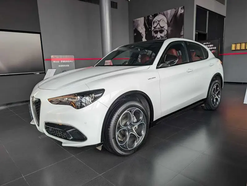 Alfa Romeo Stelvio, 2023