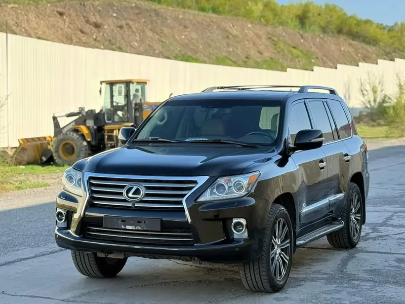 Lexus LX, 2012