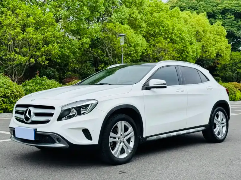 Mercedes-Benz GLA, 2015