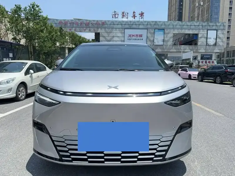 XPeng X9, 2024