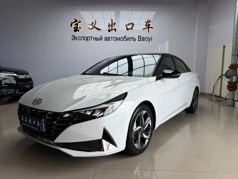 Hyundai Elantra, 2022