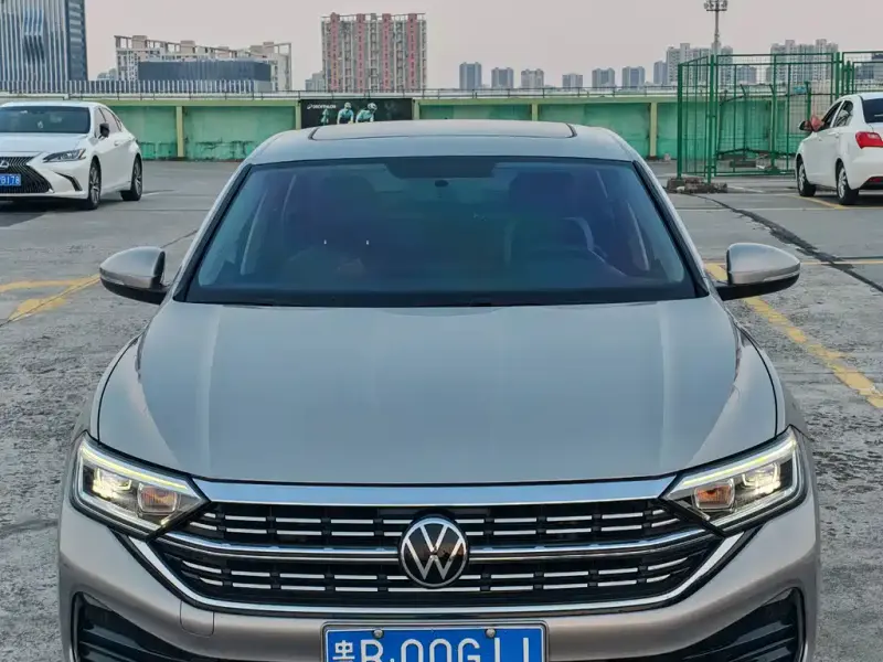 Volkswagen Sagitar, 2023