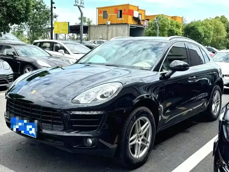 Porsche Macan, 2015