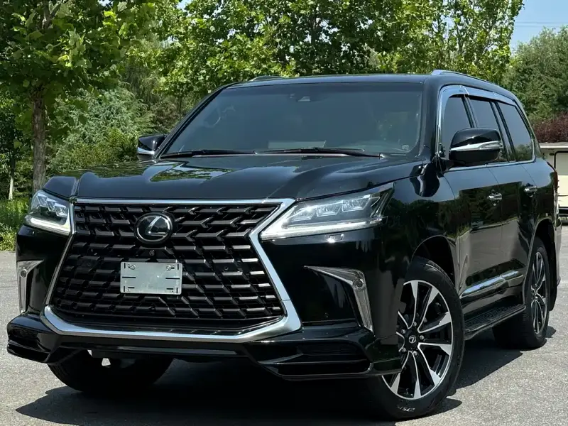 Lexus LX, 2022