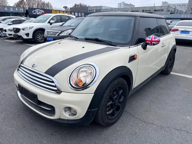 MINI Mini, 2012